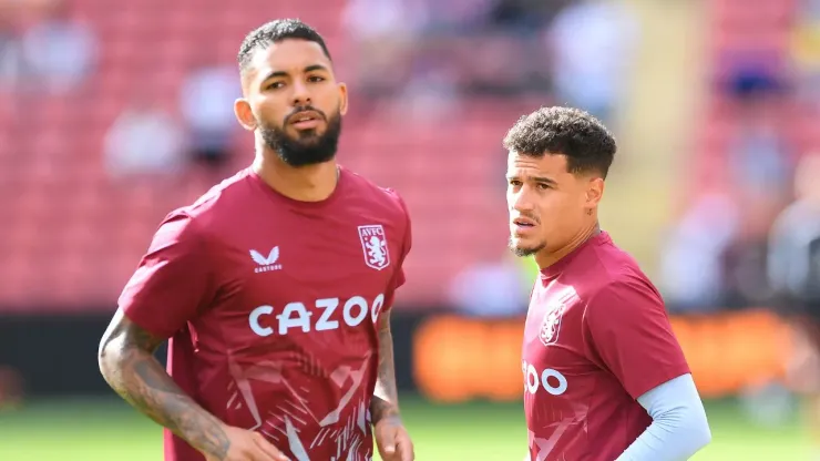 Foto: Albert Perez/Getty Images - Douglas Luiz e Philippe Coutinho
