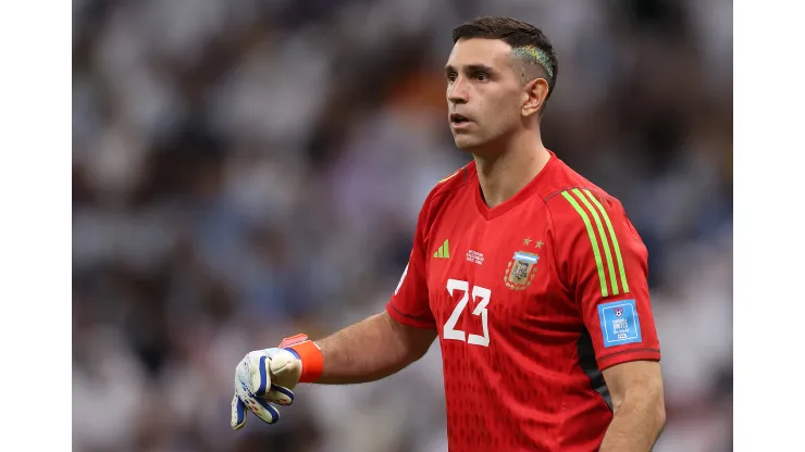 Foto: (Julian Finney/Getty Images) - Emiliano Martínez espera levar a Argentina à taça da Copa do Mundo
