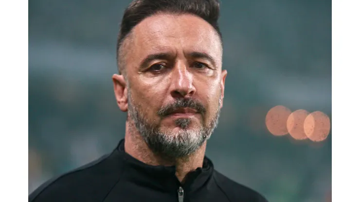 Foto: (Gabriel Machado/AGIF) - Vítor Pereira não contava com um atacante do Flamengo para 2023
