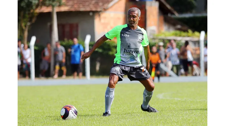 Foto: (Cristiano Andujar/AGIF) - Romário mandou uma mensagem de apoio a Pelé
