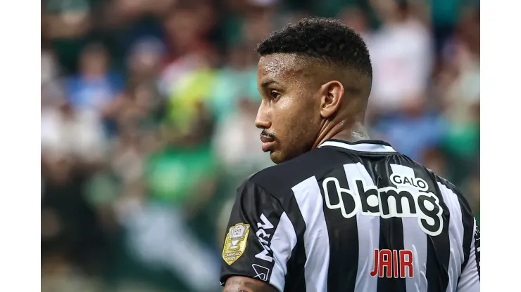 Foto: (Marcello Zambrana/AGIF) - Jair, do Atlético-MG, foi sondado pelo Vasco
