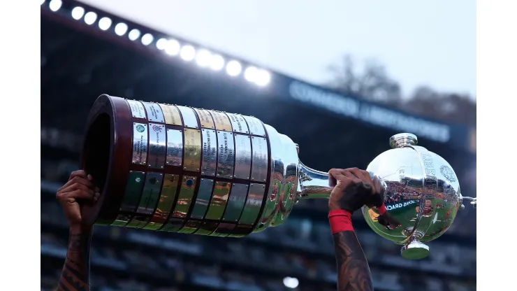 Foto: (Franklin Jacome/Getty Images) - A Conmebol aumentou os valores dos prêmios da Copa Libertadores
