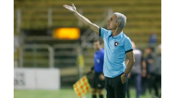 Foto: Vitor Silva/Flickr/Botafogo - Luis Castro fala sobre Campeonato Carioca
