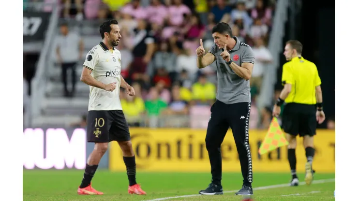 Foto: Daniel RAMALHO/Flickr/VASCO - Nenê tem 'novo' concorrente para o meio-campo do Vasco
