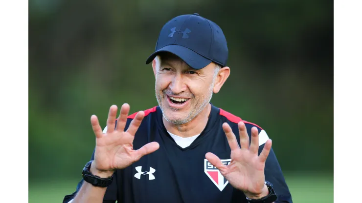 Foto: (Marcello Zambrana/AGIF) - Um dos zagueiros que trabalhou com Juan Carlos Osorio no Morumbi, em 2015, está na mira do São Paulo
