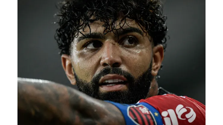 Foto: (Thiago Ribeiro/AGIF) - Gabigol lamentou a eliminação do Flamengo na semifinal do Mundial de Clubes
