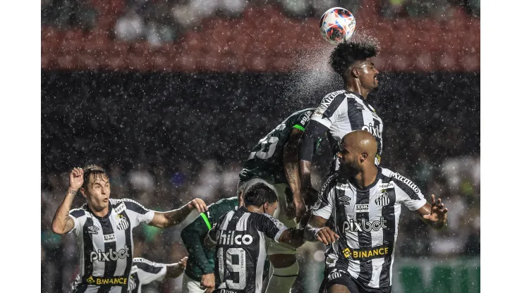 Foto: Marcello Zambrana/AGIF - Desempenho fora de casa vira preocupação no Santos
