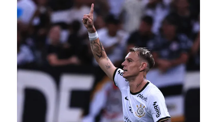 Foto: Ettore Chiereguini/AGIF - Guedes e outros dois jogadores chamam atenção no Corinthians
