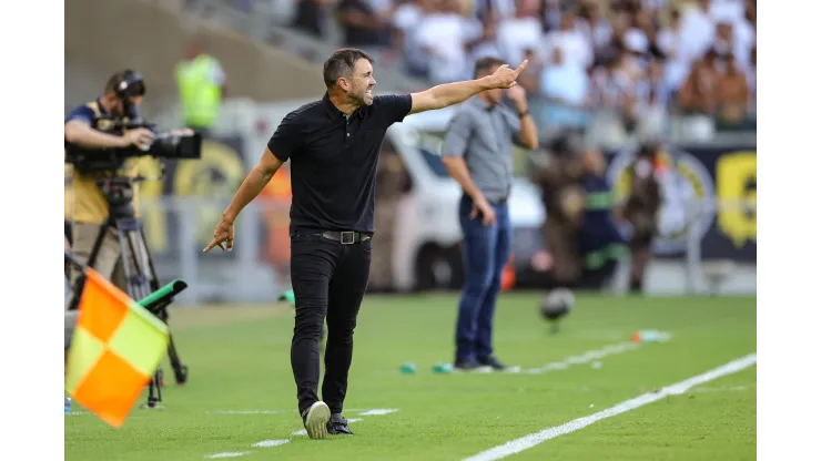 Foto: Gilson Junio/AGIF - Eduardo Coudet indica nomes para o Atlético.
