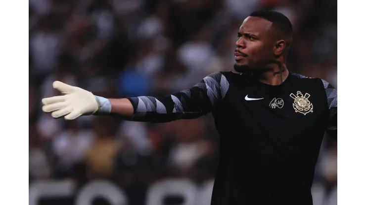 Foto: Ettore Chiereguini/AGIF - Carlos Miguel, goleiro do Corinthians durante partida contra o Athletico-PR
