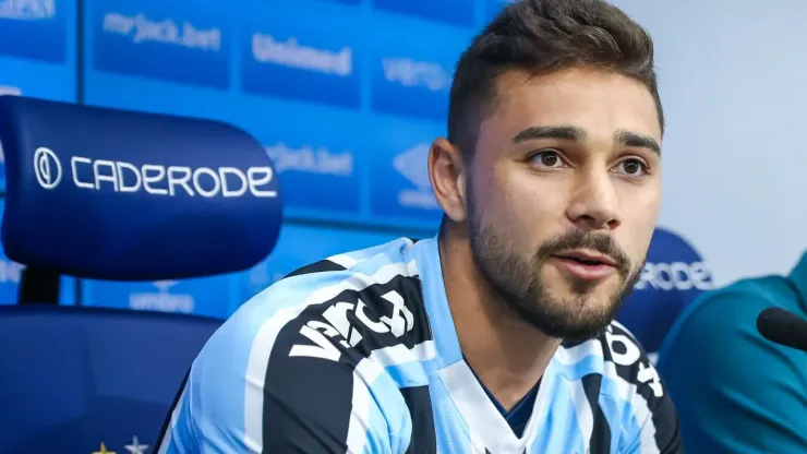 Foto: Lucas Uebel/GREMIO FBPA - João Pedro celebra momento no Grêmio
