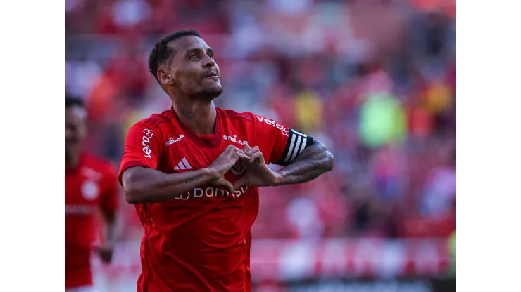 RS - Porto Alegre - 11/03/2023 - GAUCHO 2023, INTERNACIONAL X ESPORTIVO - Alan Patrick jogador do Internacional comemora seu gol durante partida contra o Clube Esportivo no estadio Beira-Rio pelo campeonato Gaucho 2023. Foto: Maxi Franzoi/AGIF
