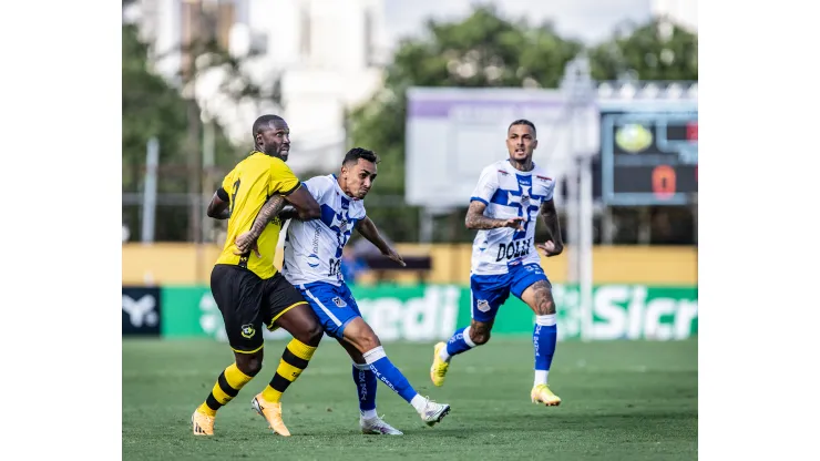 Foto: Abner Dourado/AGIF - Luan Dias, do Água Santa, interesse ao Coritiba
