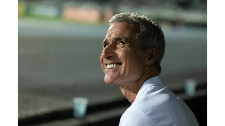 Foto: Jorge Rodrigues/AGIF - Luís Castro, técnico do Botafogo
