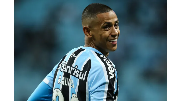 Foto: Pedro H. Tesch/AGIF - Grêmio quer contratar zagueiro gringo
