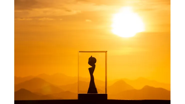 Thais Magalhães/CBF- Taça da Copa do Mundo Feminina
