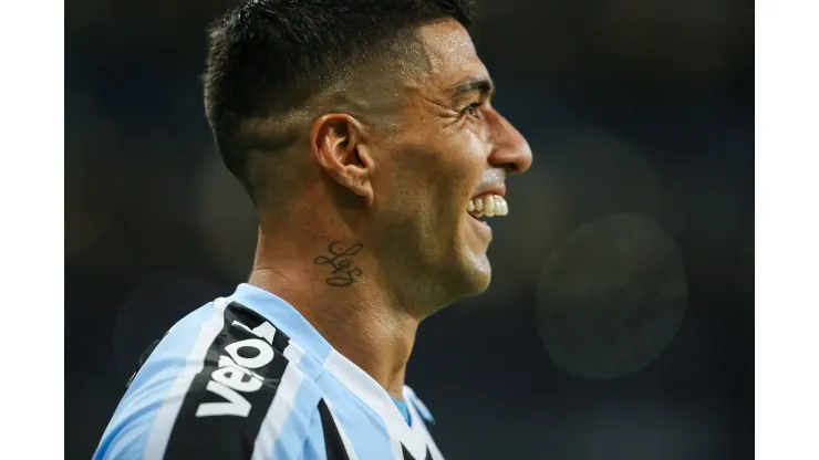 RS - PORTO ALEGRE - 08/04/2023 - GAUCHO 2023, GREMIO X CAXIAS - Luis Suarez jogador do Gremio comemora seu gol durante partida contra o Caxias no estadio Arena do Gremio pelo campeonato Gaucho 2023. Foto: Pedro H. Tesch/AGIF
