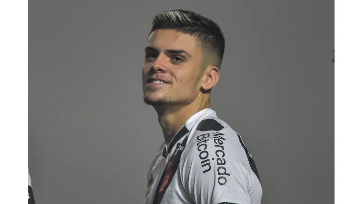 RJ - Rio de Janeiro - 28/07/2022 - BRASILEIRO B 2022, VASCO X CRB - Gabriel Pec jogador do Vasco durante partida contra o CRB no estadio Sao Januario pelo campeonato Brasileiro B 2022. Foto: Thiago Ribeiro/AGIF
