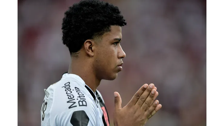 RJ - Rio de Janeiro - 05/03/2023 - CARIOCA 2023, FLAMENGO X VASCO - Andrey Santos jogador do Vasco durante partida contra o Flamengo no estadio Maracana pelo campeonato Carioca 2023. Foto: Thiago Ribeiro/AGIF
