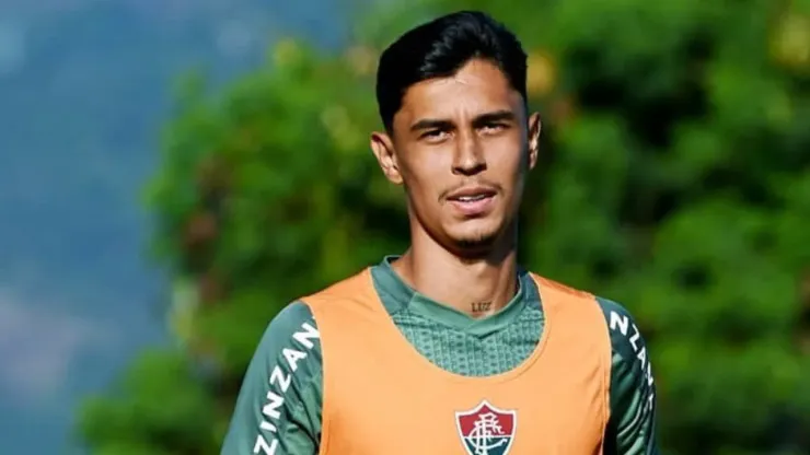 Jornalista expõe clima no vestiário após afastamento de Vitor Mendes do Fluminense