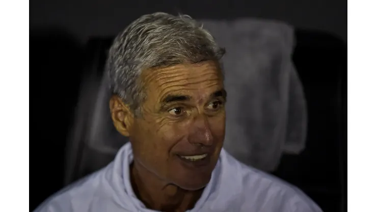 RJ - Rio de Janeiro - 11/02/2023 - CARIOCA 2023, BOTAFOGO X BANGU - Luis Castro tecnico do Botafogo durante partida contra o Bangu no estadio Luso Brasileiro pelo campeonato Carioca 2023. Foto: Thiago Ribeiro/AGIF
