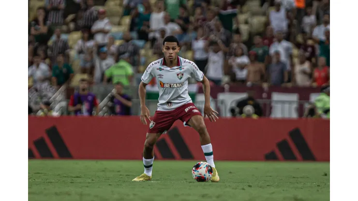 FOTO DE MARCELO GONÇALVES / FLUMINENSE FC - Diniz fala sobre situação de Alexsander.
