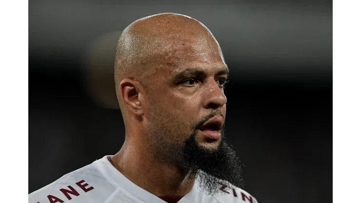 RJ - RIO DE JANEIRO - 20/05/2023 - BRASILEIRO A 2023, BOTAFOGO X FLUMINENSE - Felipe Melo jogador do Fluminense durante partida contra o Botafogo no estadio Engenhao pelo campeonato BRASILEIRO A 2023. Foto: Thiago Ribeiro/AGIF
