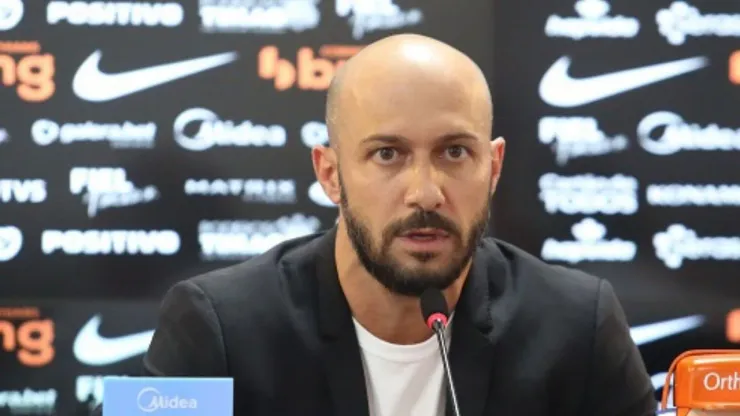 Alessandro não fica em cima do muro e crava futuro de Luxemburgo no Corinthians