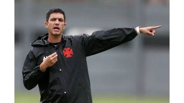 Foto: Daniel RAMALHO/VASCO - Barbieri deve mexer no time para confronto contra o Fortaleza.
