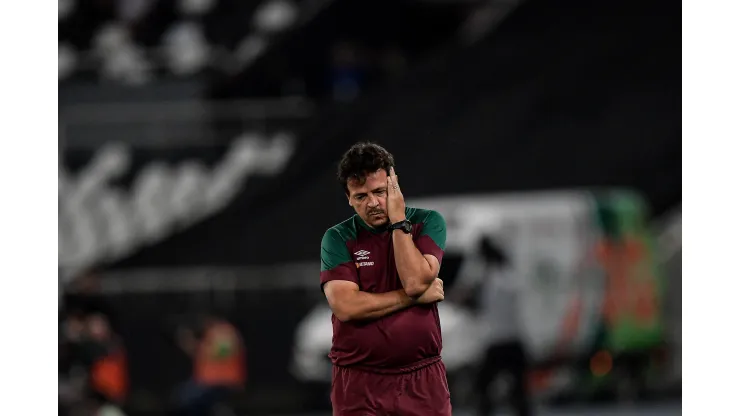 RJ - RIO DE JANEIRO - 20/05/2023 - BRASILEIRO A 2023, BOTAFOGO X FLUMINENSE - Fernando Diniz tecnico do Fluminense durante partida contra o Botafogo no estadio Engenhao pelo campeonato BRASILEIRO A 2023. Foto: Thiago Ribeiro/AGIF
