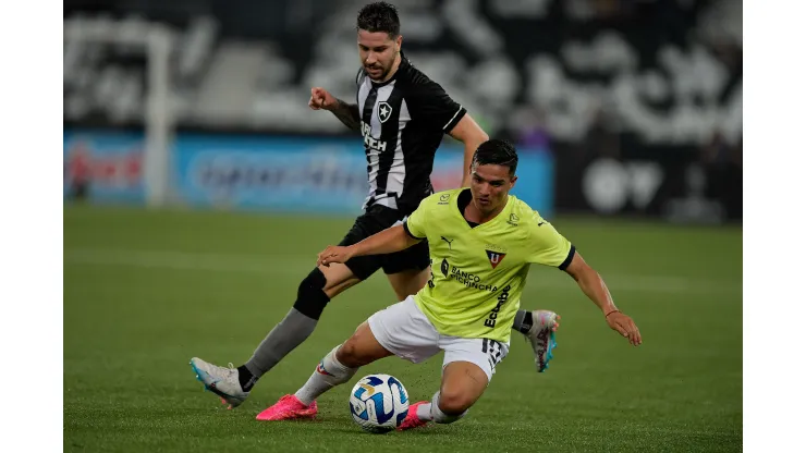 Thiago Ribeiro/AGIF- Botafogo x LDU no duelo de ida da Sul-Americana
