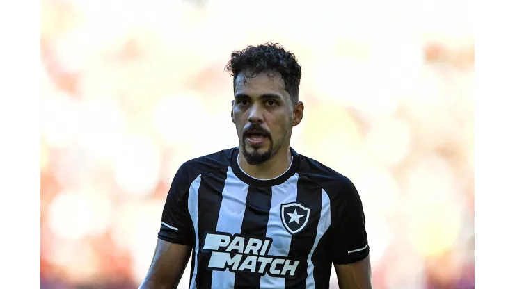 RJ - RIO DE JANEIRO - 30/04/2023 - BRASILEIRO A 2023, FLAMENGO X BOTAFOGO - Eduardo jogador do Botafogo durante partida contra o Flamengo no estadio Maracana pelo campeonato BRASILEIRO A 2023. Foto: Thiago Ribeiro/AGIF
