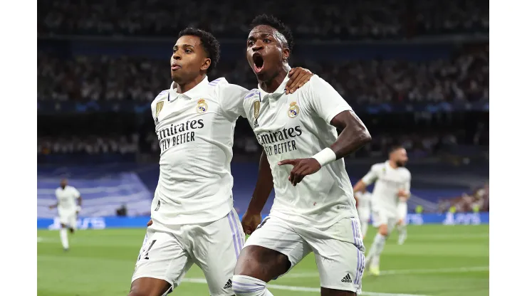 Julian Finney/Getty Images- Vinícius Jr. e Rodrygo, atacantes do Real Madrid
