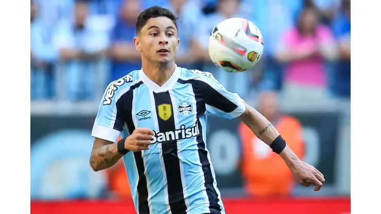 RS - Porto Alegre - 02/04/2022 - GAUCHO 2022, GREMIO X YPIRANGA-RS - Diogo Barbosa jogador do Gremio durante partida contra o Ypiranga no estadio Arena do Gremio pelo campeonato Gaucho 2022. Foto: Pedro H. Tesch/AGIF
