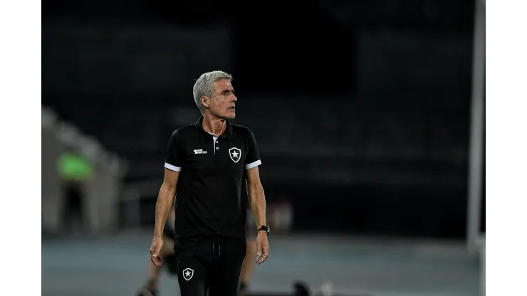 Thiago Ribeiro/AGIF- Luís Castro, técnico do Botafogo
