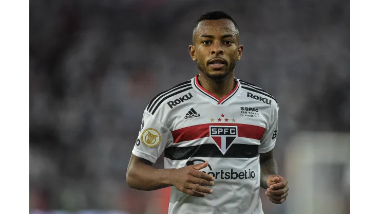 RJ - Rio de Janeiro - 16/06/2022 - BRASILEIRO A 2022, BOTAFOGO X SAO PAULO - Wellington jogador do Sao Paulo durante partida contra o Botafogo no estadio Engenhao pelo campeonato Brasileiro A 2022. Foto: Thiago Ribeiro/AGIF
