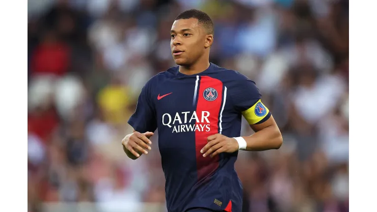 Julian Finney/Getty Images- Mbappé, atacante do PSG
