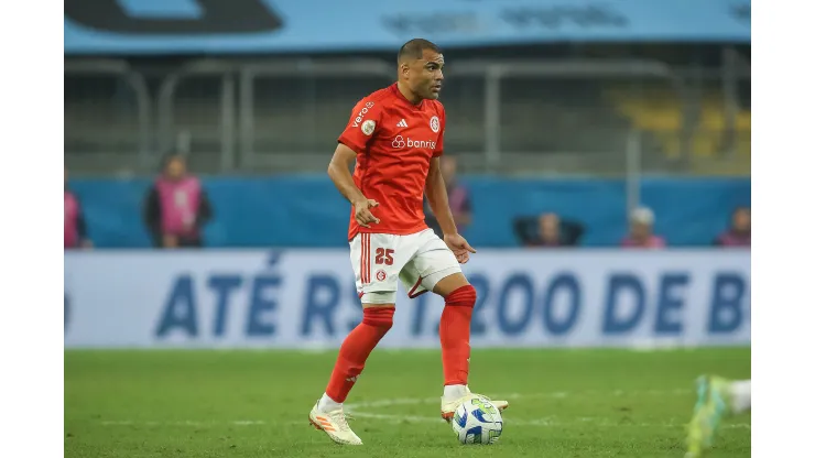 Foto: Pedro H. Tesch/AGIF - Gabriel Mercado projeta confronto decisivo pela Libertadores.
