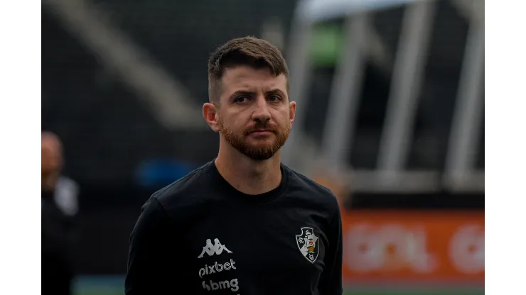 RJ - RIO DE JANEIRO - 02/07/2023 - BRASILEIRO A 2023, BOTAFOGO X VASCO - William Batista tecnico do Vasco durante partida contra o Botafogo no estadio Engenhao pelo campeonato Brasileiro A 2023. Foto: Thiago Ribeiro/AGIF
