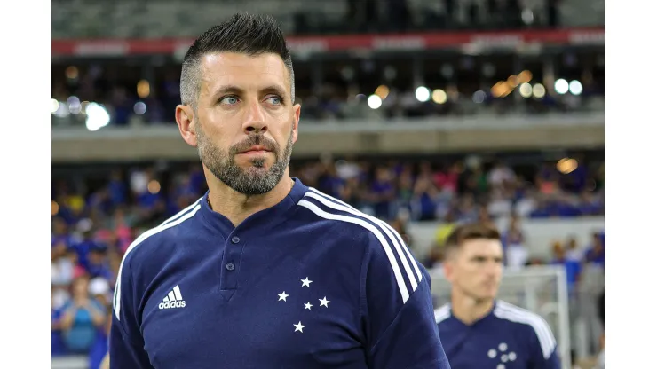 MG - Belo Horizonte - 18/10/2022 - BRASILEIRO B 2022 CRUZEIRO X GUARANI - Paulo Pezzolano tecnico do Cruzeiro durante partida contra o Guarani no estadio Mineirao pelo campeonato Brasileiro B 2022. Foto: Gilson Junio/AGIF
