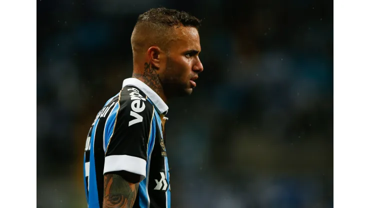 Foto: Jeferson Guareze/AGIF - Luan se pronuncia pela primeira vez após retorno ao Grêmio.
