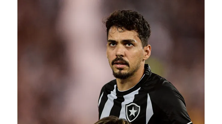 RJ - RIO DE JANEIRO - 10/06/2023 - BRASILEIRO A 2023, BOTAFOGO X FORTALEZA - Eduardo jogador do Botafogo durante partida contra o Fortaleza no estadio Engenhao pelo campeonato BRASILEIRO A 2023. Foto: Thiago Ribeiro/AGIF
