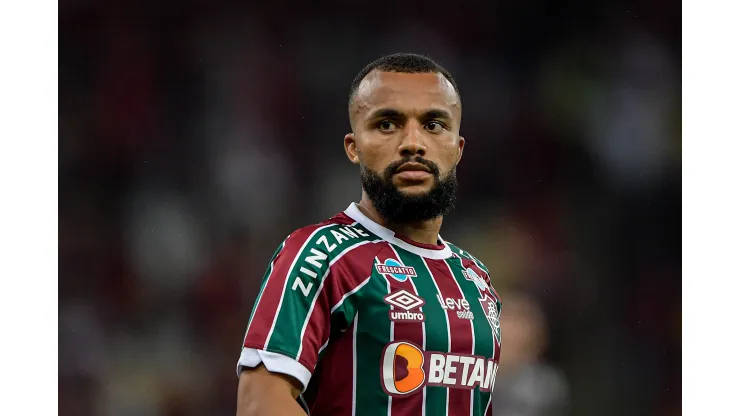 RJ - RIO DE JANEIRO - 01/06/2023 - COPA DO BRASIL 2023, FLAMENGO X FLUMINENSE - Samuel Xavier jogador do Fluminense durante partida contra o Flamengo no estadio Maracana pelo campeonato Copa do Brasil 2023. Foto: Thiago Ribeiro/AGIF
