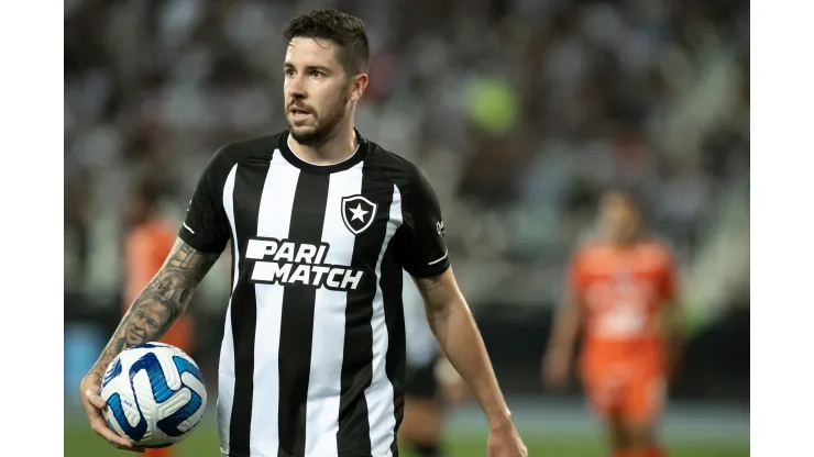 RJ - RIO DE JANEIRO - 20/04/2023 - COPA SUL-AMERICANA 2023, BOTAFOGO X CESAR VALLEJO - Gustavo Sauer jogador do Botafogo durante partida contra o Cesar Vallejo no estadio Engenhao pelo campeonato Copa Sul-Americana 2023. Foto: Jorge Rodrigues/AGIF
