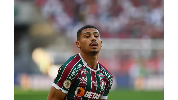 RJ - RIO DE JANEIRO - 16/07/2023 - BRASILEIRO A 2023, FLUMINENSE X FLAMENGO - Andre jogador do Fluminense durante partida contra o Flamengo no estadio Maracana pelo campeonato Brasileiro A 2023. Foto: Thiago Ribeiro/AGIF
