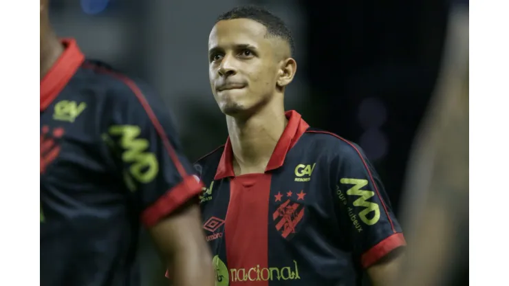 PE - RECIFE - 25/08/2023 - BRASILEIRO B 2023, SPORT X ITUANO - Luciano Juba jogador do Sport durante partida contra o Ituano no estadio Ilha do Retiro pelo campeonato Brasileiro B 2023. Foto: Rafael Vieira/AGIF
