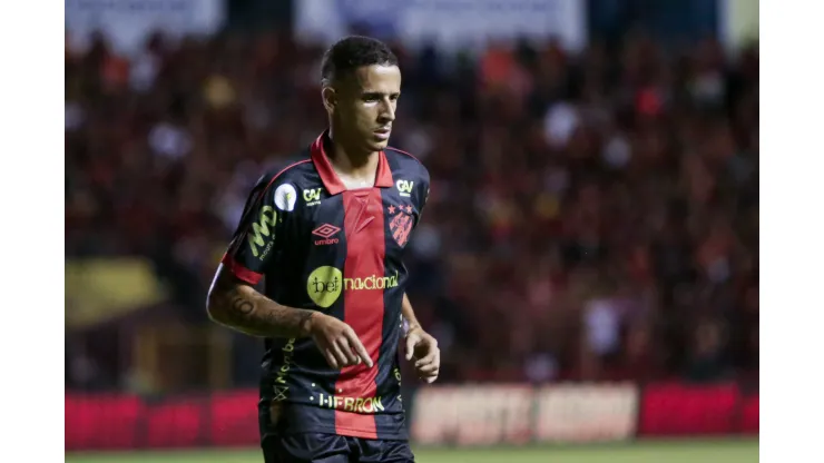 PE - RECIFE - 05/08/2023 - BRASILEIRO B 2023, SPORT X NOVORIZONTINO - Luciano Juba jogador do Sport durante partida contra o Novorizontino no estadio Ilha do Retiro pelo campeonato Brasileiro B 2023. Foto: Rafael Vieira/AGIF
