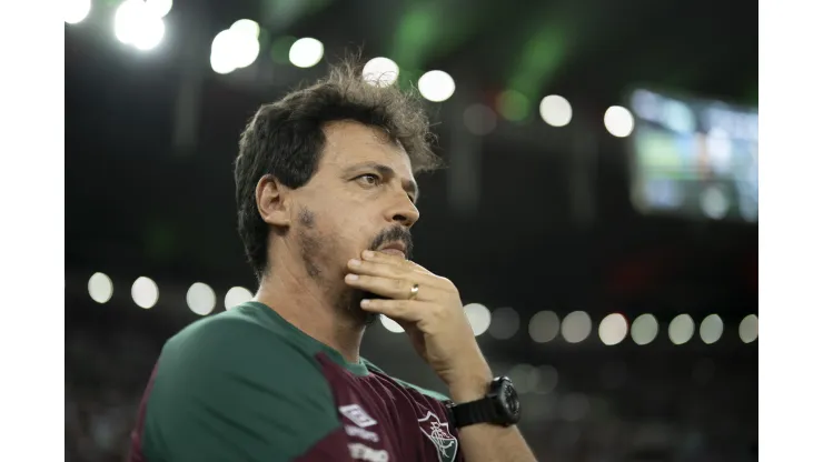 RJ - RIO DE JANEIRO - 24/08/2023 - LIBERTADORES 2023, FLUMINENSE X OLIMPIA - Fernando Diniz tecnico do Fluminense durante partida contra o Olimpia no estadio Maracana pelo campeonato Libertadores 2023. Foto: Jorge Rodrigues/AGIF
