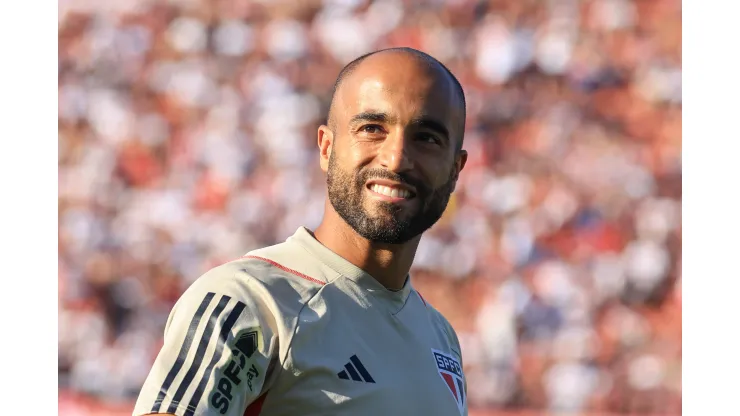 SP - SAO PAULO - 06/08/2023 - BRASILEIRO A 2023, SAO PAULO X ATLETICO-MG - Lucas Moura jogador do Sao Paulo durante aquecimento antes da partida contra o Atletico-MG no estadio Morumbi pelo campeonato Brasileiro A 2023. Foto: Marcello Zambrana/AGIF
