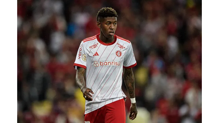 RJ - RIO DE JANEIRO - 26/08/2023 - BRASILEIRO A 2023, FLAMENGO X INTERNACIONAL - Vitao jogador do Internacional durante partida contra o Flamengo no estadio Maracana pelo campeonato Brasileiro A 2023. Foto: Thiago Ribeiro/AGIF
